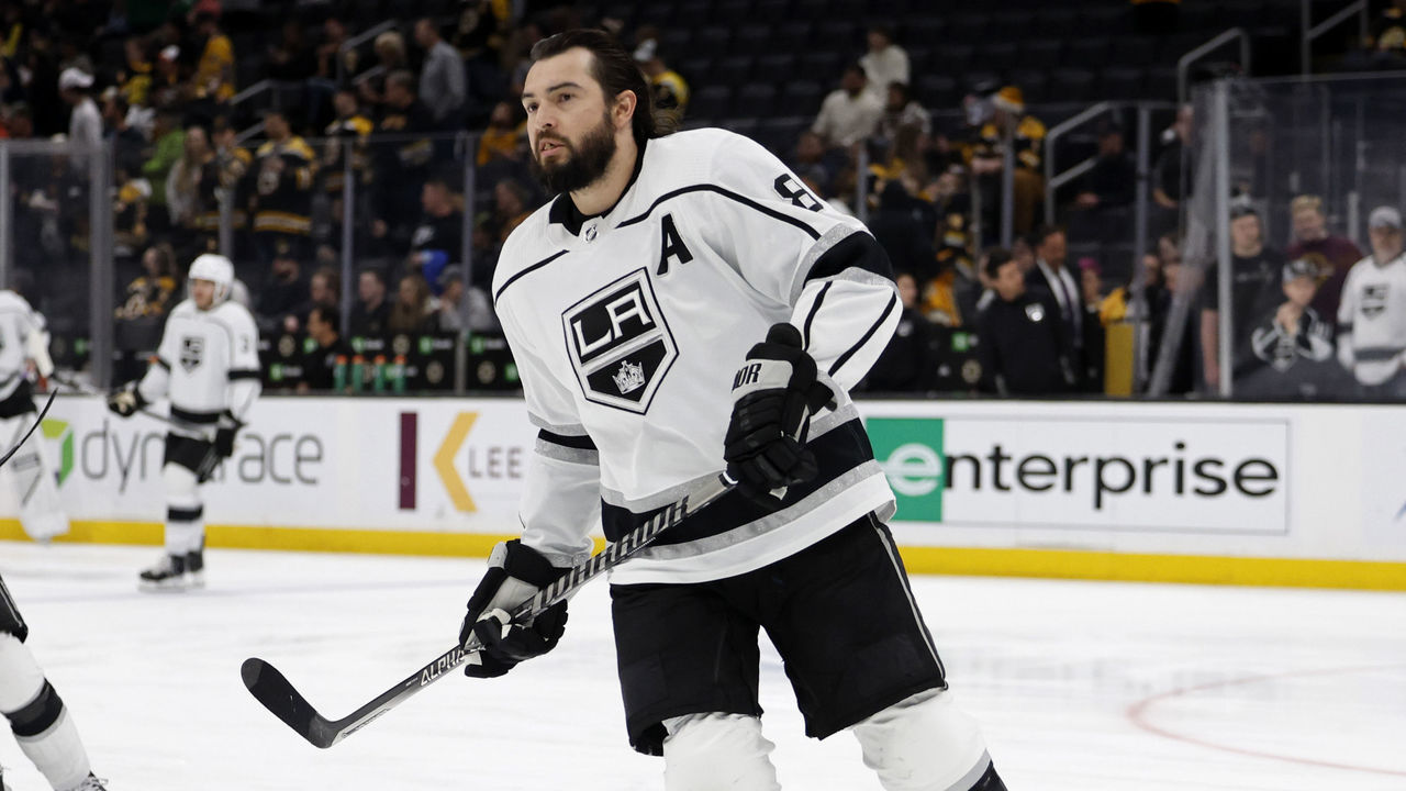 BOSTON, MA - MARCH 07: Los Angeles Kings defenseman Drew Doughty (8) skates in warm up before a game between the Boston Bruins and the Los Angeles Kings on March 7, 2022, at TD Garden in Boston, Massachusetts