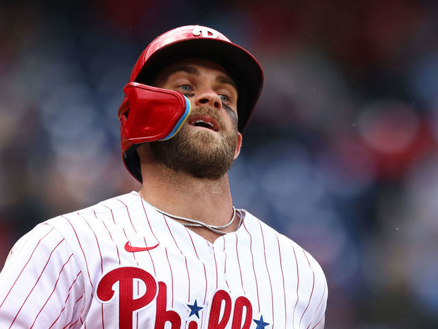 Harper has small UCL tear, won't throw for 4 weeks | theScore.com