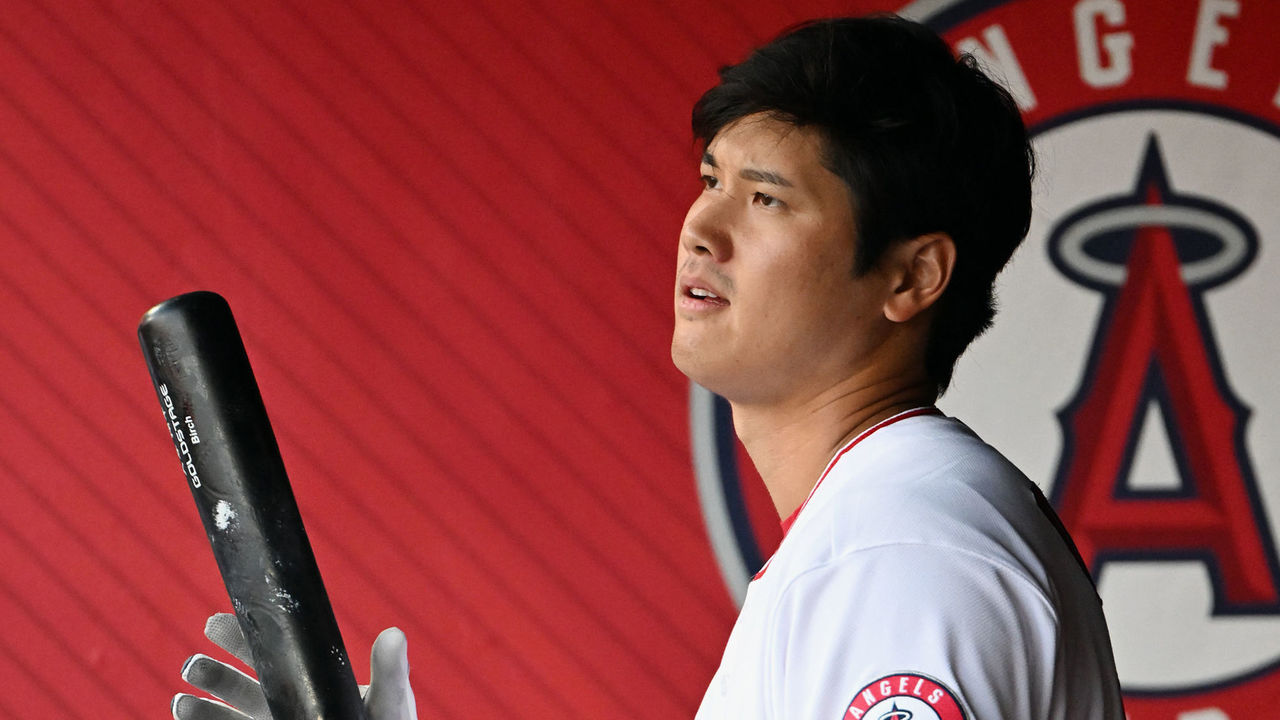 Watch: Ohtani gives bat CPR after slow start to season