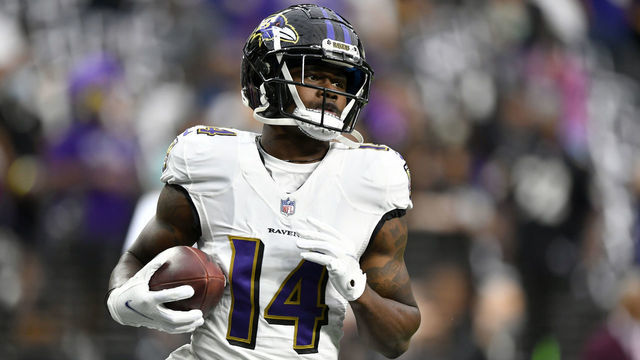 LAS VEGAS, NEVADA - SEPTEMBER 13: Sammy Watkins #14 of the Baltimore Ravens warms up ahead of the game against the Las Vegas Raiders at Allegiant Stadium on September 13, 2021 in Las Vegas, Nevada.