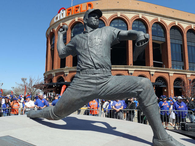 Basketball Sculpture - Tom Seaver Bronze Statue