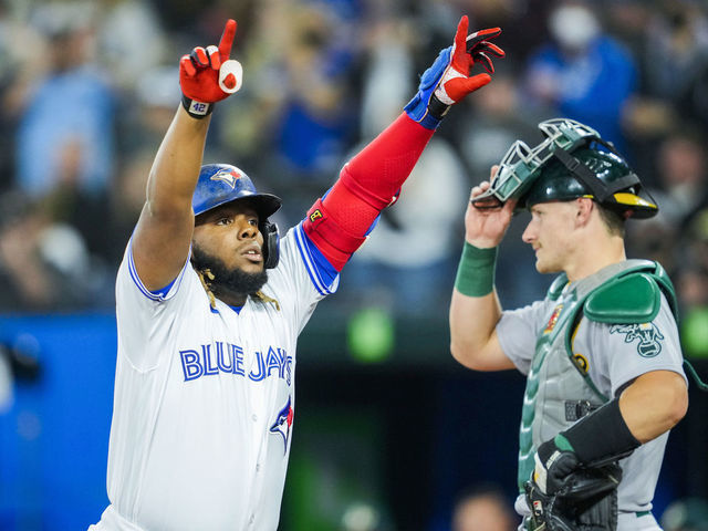 Vlad Guerrero Jr., Lourdes Gurriel Jr. interview