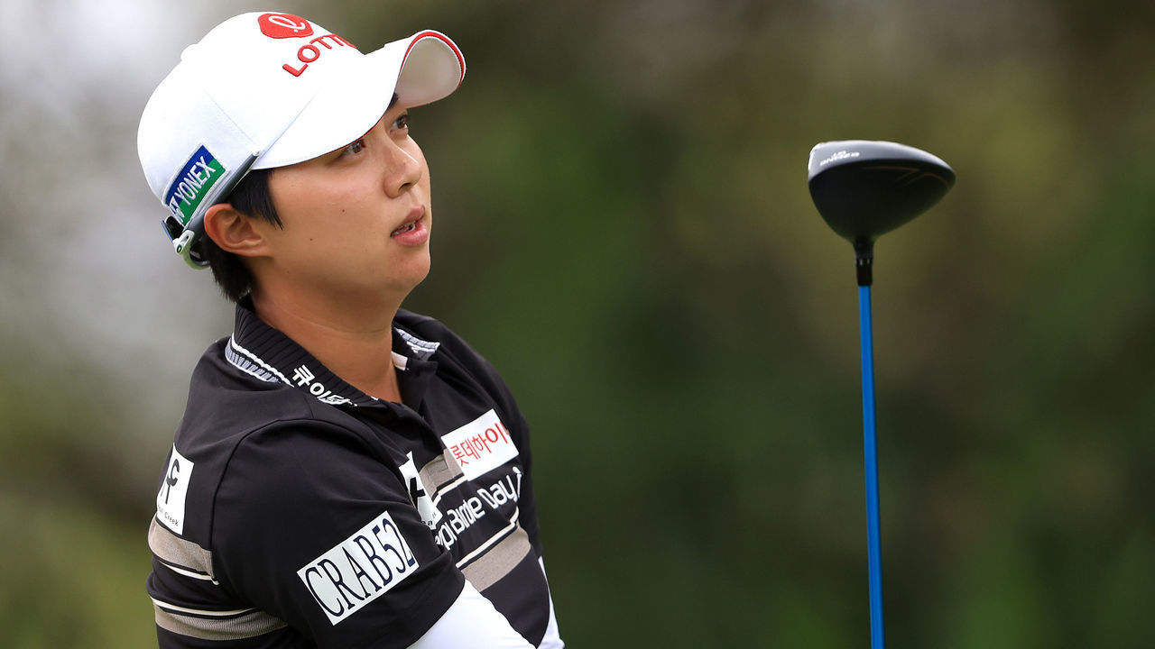 EWA BEACH, HAWAII - APRIL 15: Hyo Joo Kim of The Republic of Korea tees off on the 14th tee during the third round of the LOTTE Championship at Hoakalei Country Club on April 15, 2022 in Ewa Beach, Hawaii.