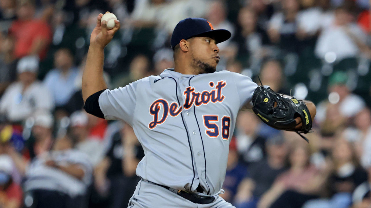 CHICAGO, ILLINOIS - OCTOBER 01: Wily Peralta #58 of the Detroit Tigers throws a pitch during the first inning in the game against the Chicago White Sox at Guaranteed Rate Field on October 01, 2021 in Chicago, Illinois.