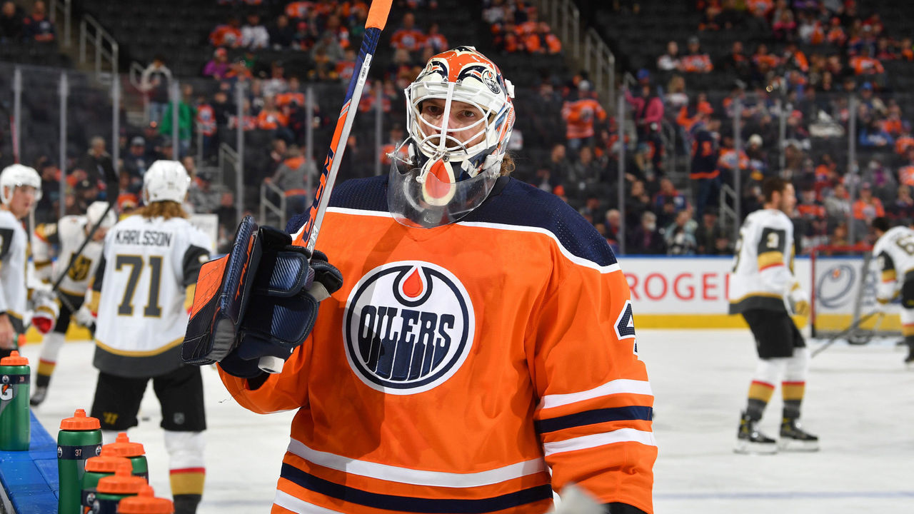 EDMONTON, AB - APRIL 16: Mike Smith #41 of the Edmonton Oilers warms up prior to the game against the Vegas Golden Knights on April 16, 2022 at Rogers Place in Edmonton, Alberta, Canada.