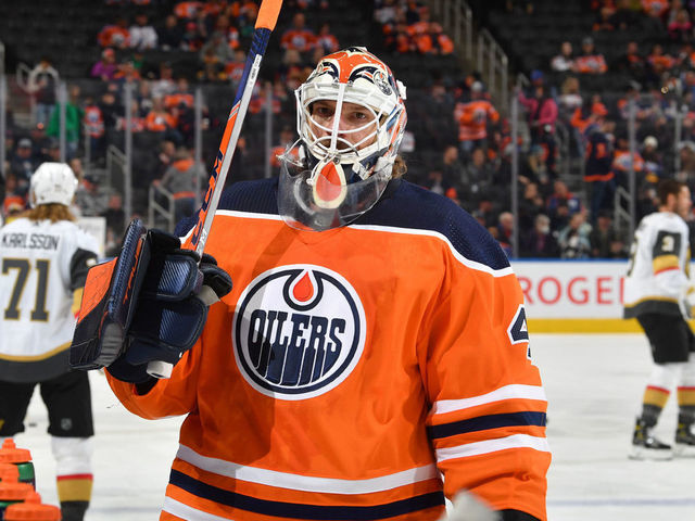 EDMONTON, AB - APRIL 16: Mike Smith #41 of the Edmonton Oilers warms up prior to the game against the Vegas Golden Knights on April 16, 2022 at Rogers Place in Edmonton, Alberta, Canada.