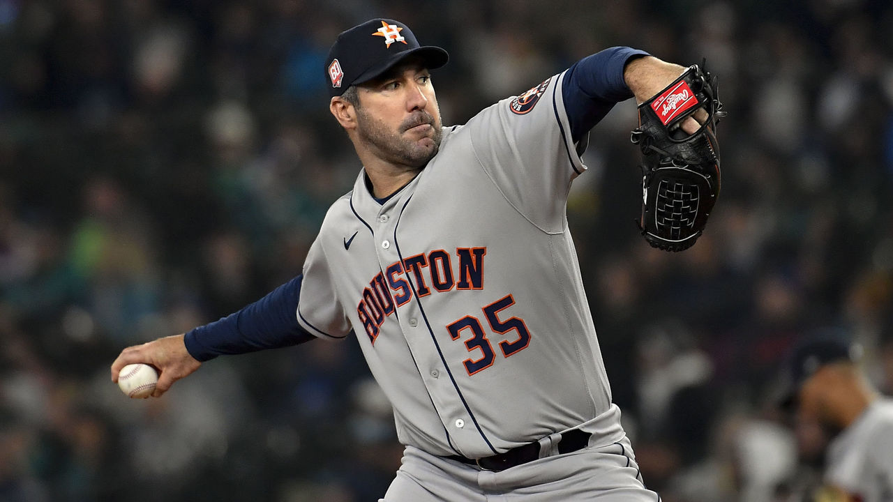 Matt Festa of the Seattle Mariners pitches in the seventh inning News  Photo - Getty Images