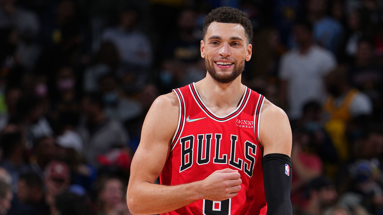DENVER, CO - NOVEMBER 19: Zach LaVine #8 of the Chicago Bulls smiles during a game against the Denver Nuggets on November 19, 2021 at the Ball Arena in Denver, Colorado. NOTE TO USER: User expressly acknowledges and agrees that, by downloading and/or using this Photograph, user is consenting to the terms and conditions of the Getty Images License Agreement. Mandatory Copyright Notice: Copyright 2021 NBAE