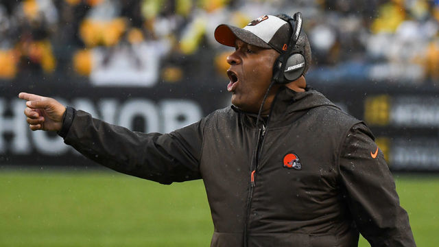 PITTSBURGH, PA - OCTOBER 28, 2018: Head coach Hue Jackson of the Cleveland Browns yells toward an official in the fourth quarter of a game against the Pittsburgh Steelers on October 28, 2018 at Heinz Field in Pittsburgh, Pennsylvania. Pittsburgh won 33-18. (Photo by: 2018 Nick Cammett/Diamond Images/Getty Images)