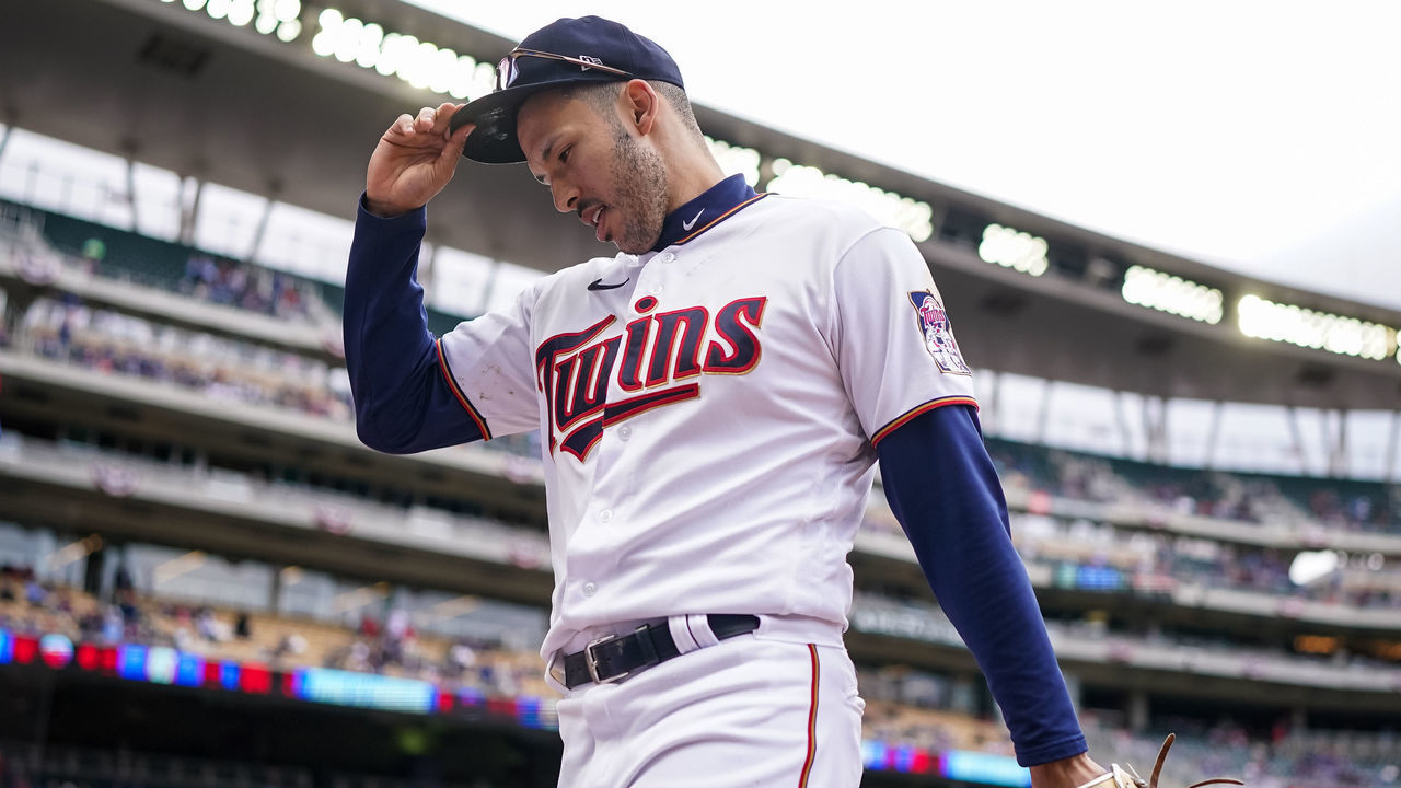MINNEAPOLIS, MN - APRIL 10: Carlos Correa #4 of the Minnesota Twins looks on against the Seattle Mariners on April 10, 2022 at Target Field in Minneapolis, Minnesota.