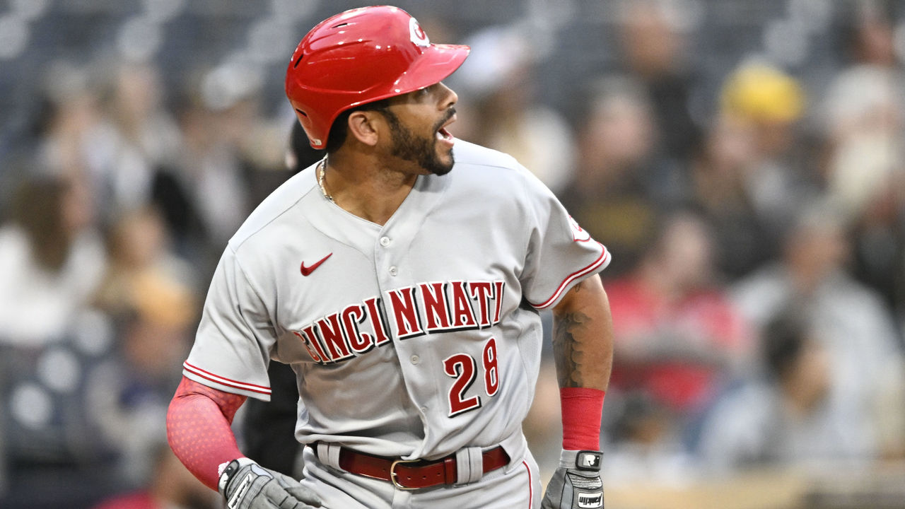 Who wins fight between Reds' Tommy Pham, Padres' Luke Voit?