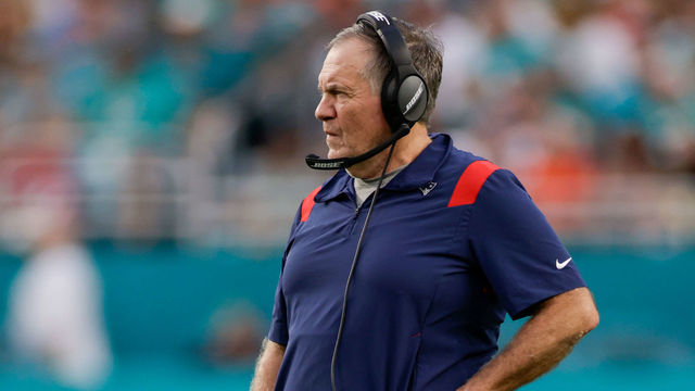 MIAMI GARDENS, FL - JANUARY 09: New England Patriots head coach Bill Belichick during the game between the New England Patriots and the Miami Dolphins on January 9, 2022 at Hard Rock Stadium in Miami Gardens, Fl.