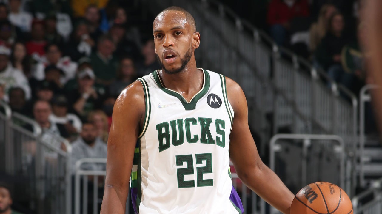 MILWAUKEE, WI - APRIL 17: Khris Middleton #22 of the Milwaukee Bucks dribbles the ball against the Chicago Bulls during Round 1 Game 1 of the 2022 NBA Playoffs on April 17, 2022 at the Fiserv Forum Center in Milwaukee, Wisconsin. Mandatory Copyright Notice: Copyright 2022 NBAE .