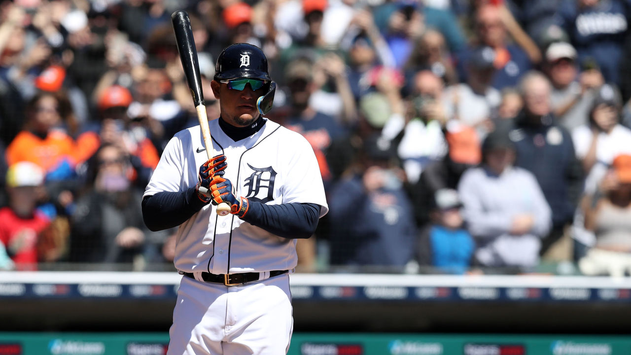 Miguel Cabrera becomes the 33rd player to join the 3,000 hits club