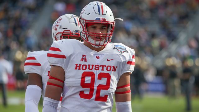 FORT WORTH, TX - DECEMBER 22: Houston Cougars defensive lineman Logan Hall (92) warms up for the Armed Forces Bowl between Houston and Army on December 22, 2018 at Amon G. Carter Stadium in Fort Worth, TX.