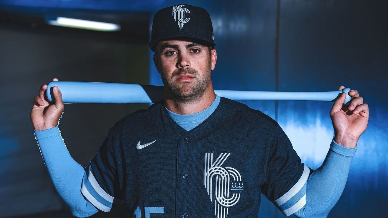 ⚾ Royals unveil uniform update for 2022 season