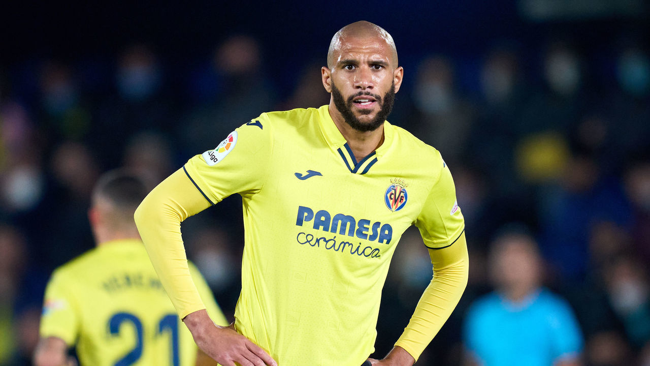 VILLARREAL, SPAIN - APRIL 19: Etienne Capoue of Villarreal CF looks on during the LaLiga Santander match between Villarreal CF and Valencia CF at Estadio de la Ceramica on April 19, 2022 in Villarreal, Spain.