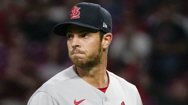 CINCINNATI, OH - APRIL 22: Steven Matz #32 of the St. Louis Cardinals looks on from the mound during the game between the St. Louis Cardinals and the Cincinnati Reds at Great American Ball Park on Friday, April 22, 2022 in Cincinnati, Ohio.