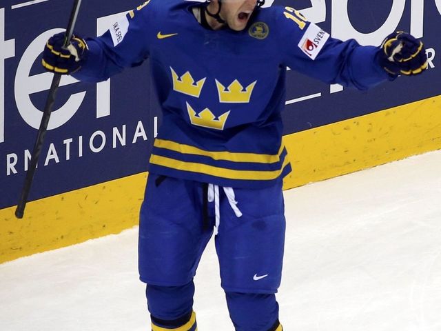Blues sign SHL forward Joakim Lindstrom to 1-year deal