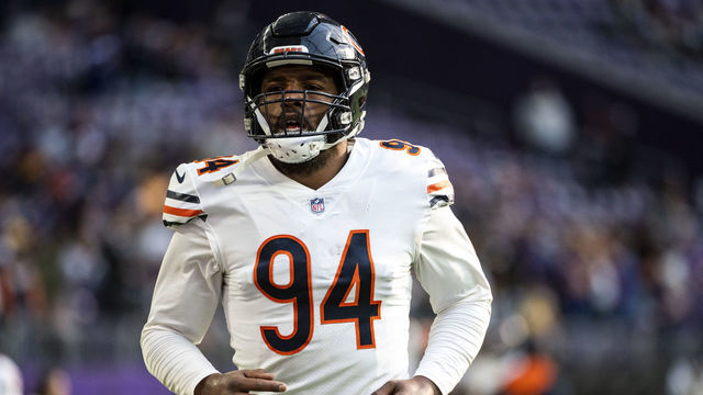 MINNEAPOLIS, MN - JANUARY 09: Robert Quinn #94 of the Chicago Bears warms up before the game against the Minnesota Vikings at U.S. Bank Stadium on January 9, 2022 in Minneapolis, Minnesota.