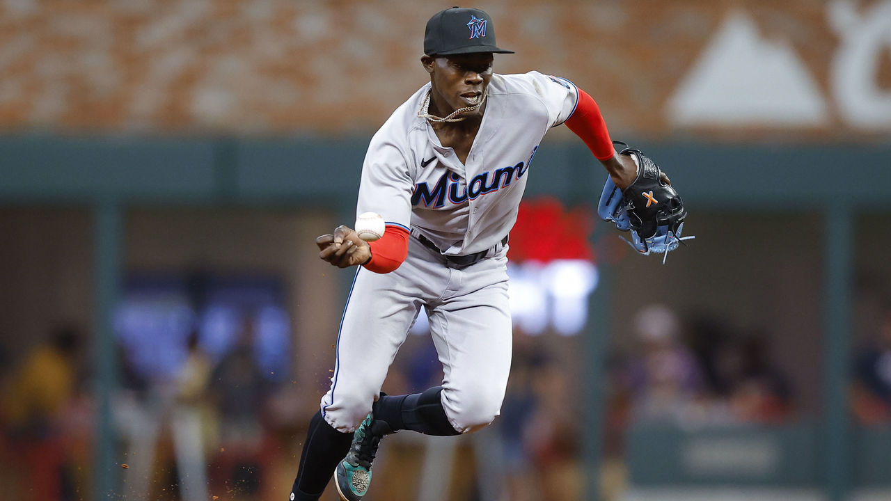 2 Bahamian players in MLB game: Marlins' Chisholm, Nats' Fox