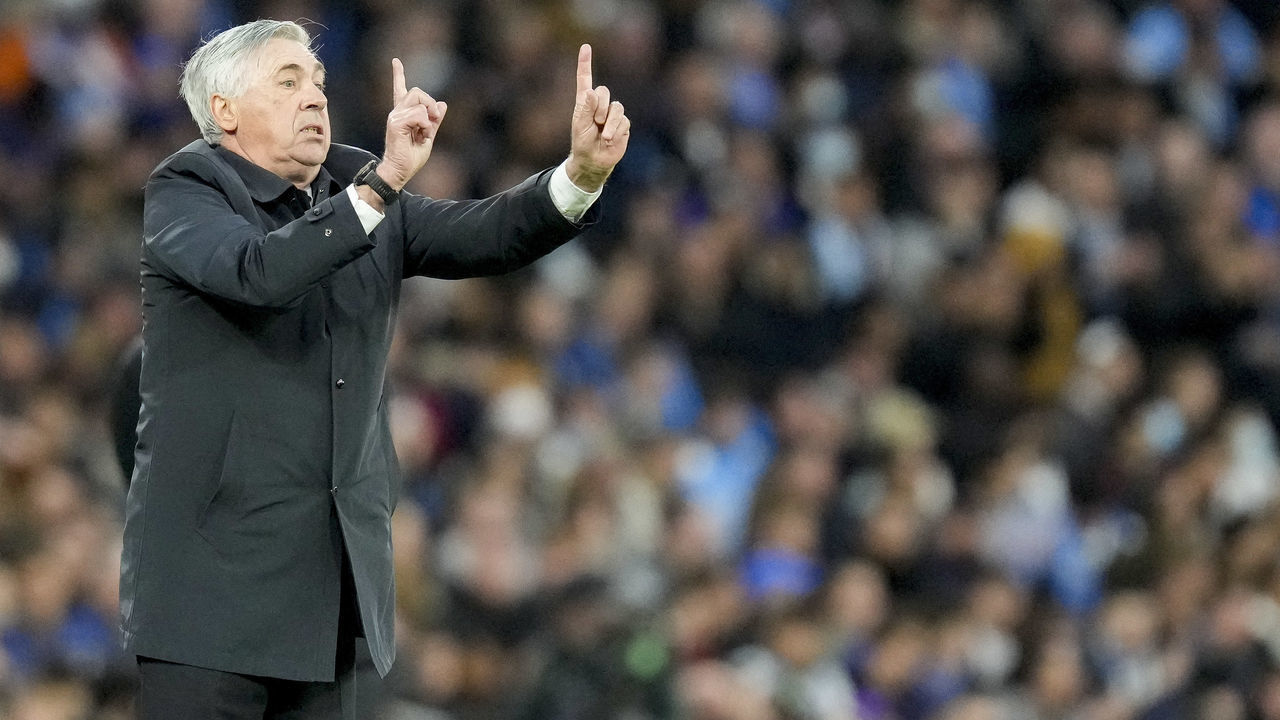 MANCHESTER, ENGLAND - APRIL 26: head coach Carlo Ancelotti of Real Madrid CF gestures during the UEFA Champions League Semi Final Leg One match between Manchester City and Real Madrid at City of Manchester Stadium on April 26, 2022 in Manchester, United Kingdom.