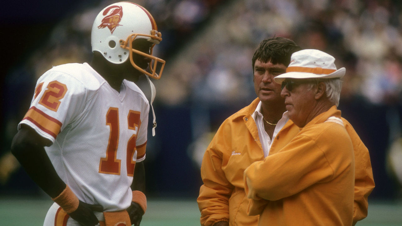 Tampa Bay Buccaneers: What if Hugh Culverhouse paid Doug Williams?