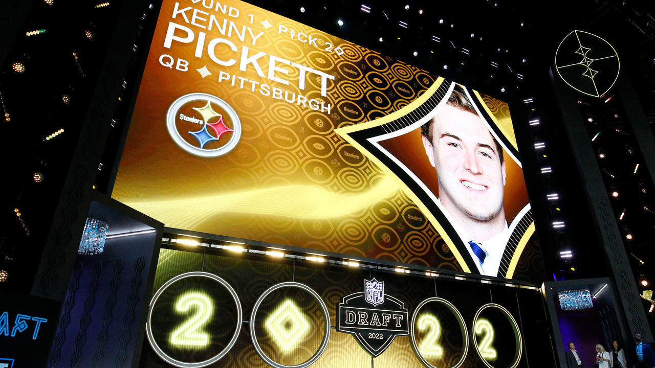 LAS VEGAS, NV - APRIL 28: Kenny Pickett, Pittsburgh, is selected as the number 20 pick by the Pittsburgh Steelers during the NFL Draft on April 28, 2022 in Las Vegas, Nevada.