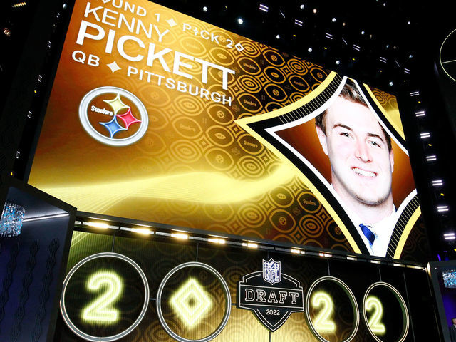 LAS VEGAS, NV - APRIL 28: Kenny Pickett, Pittsburgh, is selected as the number 20 pick by the Pittsburgh Steelers during the NFL Draft on April 28, 2022 in Las Vegas, Nevada.