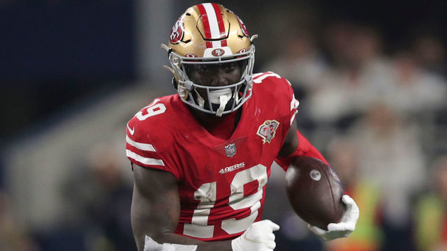 ARLINGTON, TX - JANUARY 16: Deebo Samuel #19 of the San Francisco 49ers rushes during the NFC Wild Card Playoff game against the Dallas Cowboys at AT&T Stadium on January 16, 2022 in Arlington, Texas. The 49ers defeated the Cowboys 23-17.