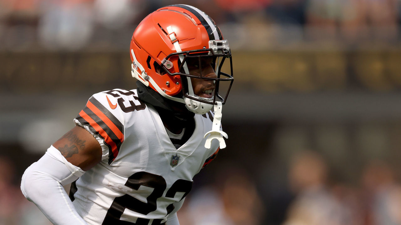 INGLEWOOD, CALIFORNIA - OCTOBER 10: Troy Hill #23 of the Cleveland Browns on defense during a 49-42 loss to the Los Angeles Chargers at SoFi Stadium on October 10, 2021 in Inglewood, California.
