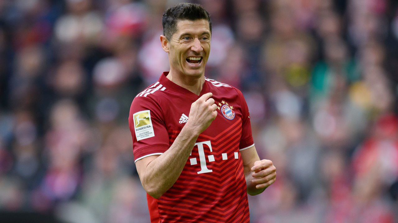 MUNICH, GERMANY - APRIL 23: Robert Lewandowski of FC Bayern Muenchen gestures during the Bundesliga match between FC Bayern München and Borussia Dortmund at Allianz Arena on April 23, 2022 in Munich, Germany.