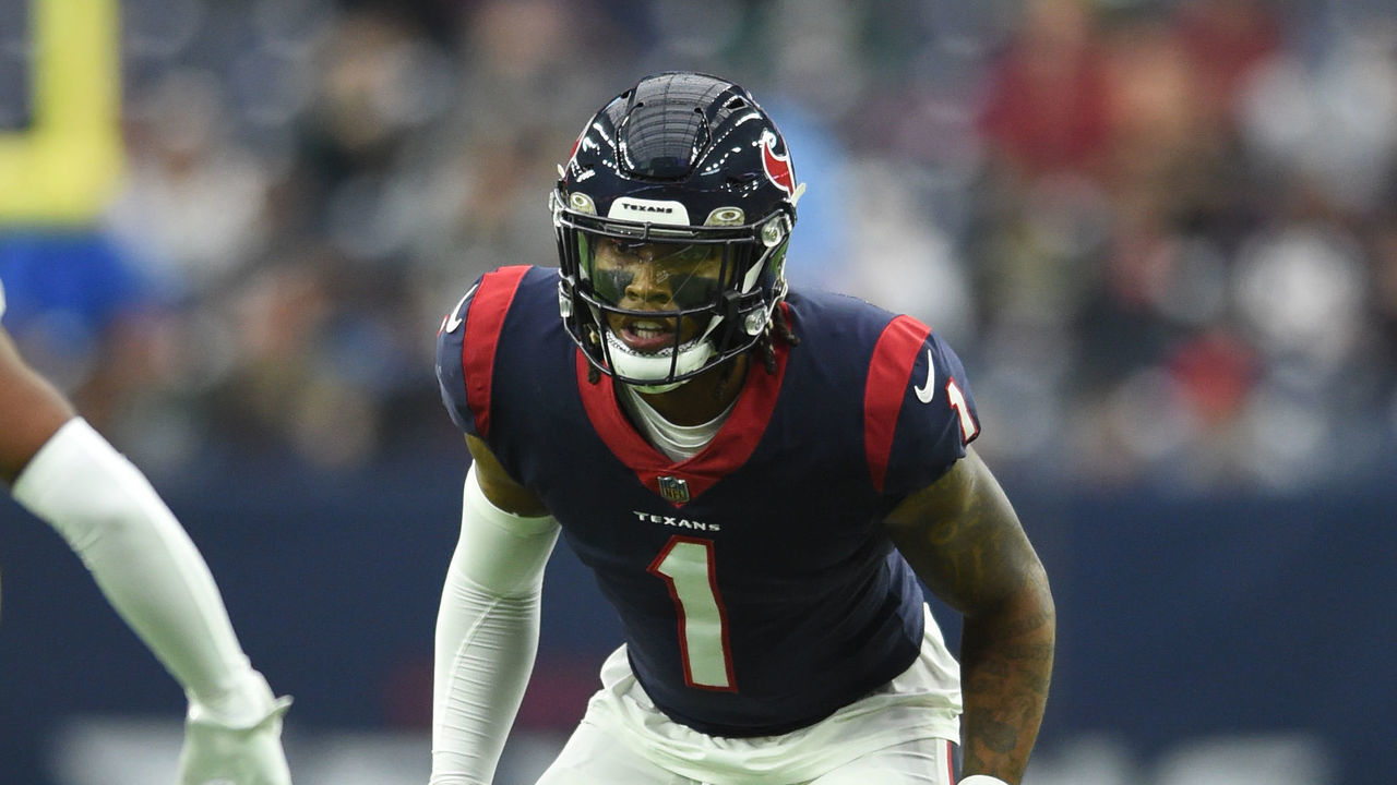 HOUSTON, TX - NOVEMBER 28: Houston Texans DB Lonnie Johnson Jr. gets ready for a play during game featuring the Houston Texans and the New York Jets on November 28, 2021 at NRG Stadium in Houston, TX.
