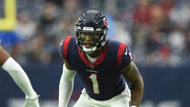 HOUSTON, TX - NOVEMBER 28: Houston Texans DB Lonnie Johnson Jr. gets ready for a play during game featuring the Houston Texans and the New York Jets on November 28, 2021 at NRG Stadium in Houston, TX.