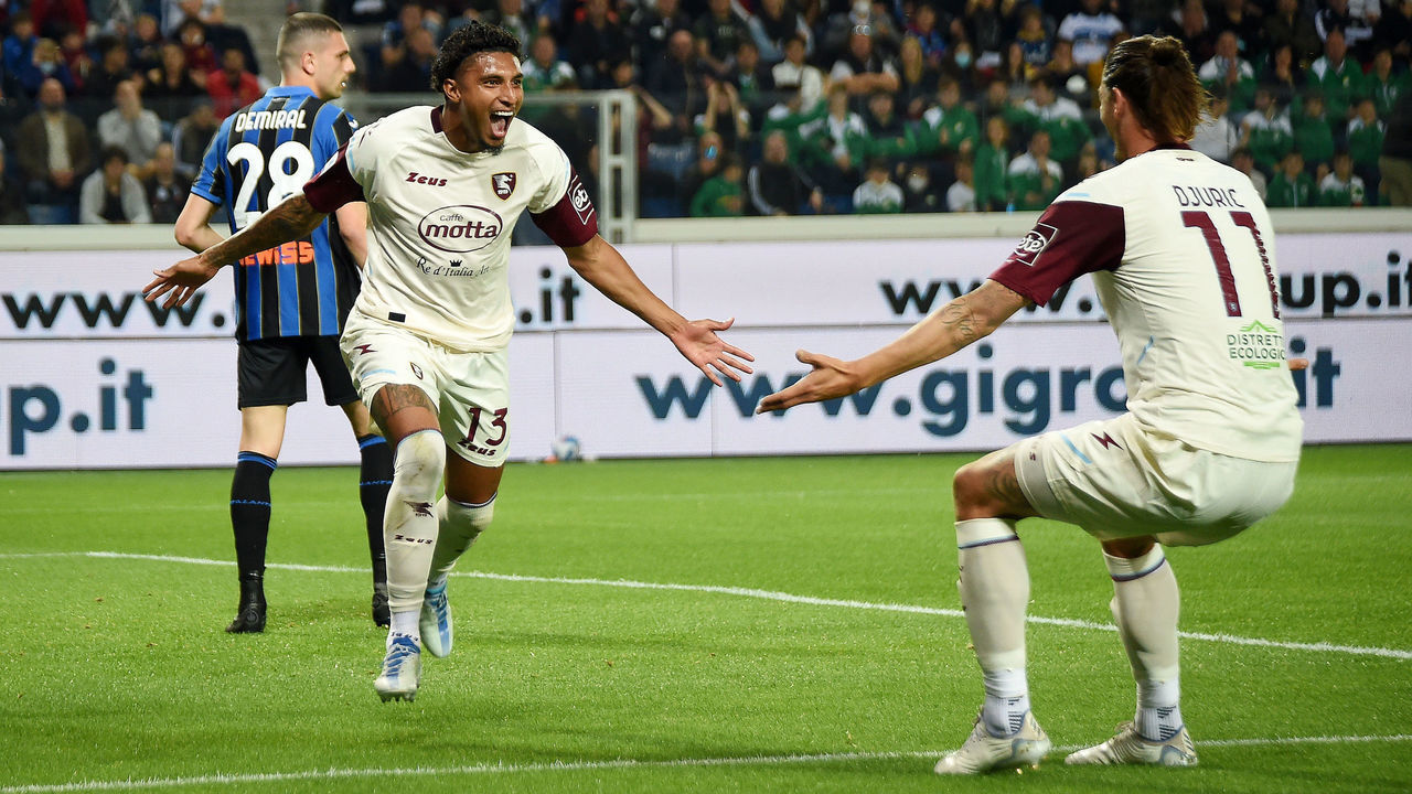 BERGAMO, ITALY - MAY 02: Ederson of US Salernitana celebrates after scoring the 0-1 goal during the Serie A match between Atalanta BC and US Salernitana at Gewiss Stadium on May 02, 2022 in Bergamo, Italy.