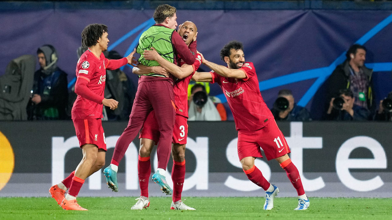 VILLARREAL, SPAIN - MAY 03: Fabinho of Liverpool FC celebrates after scoring his team's first goal with teammates during the UEFA Champions League Semi Final Leg Two match between Villarreal and Liverpool at Estadio de la Ceramica on May 3, 2022 in Villarreal, Spain.