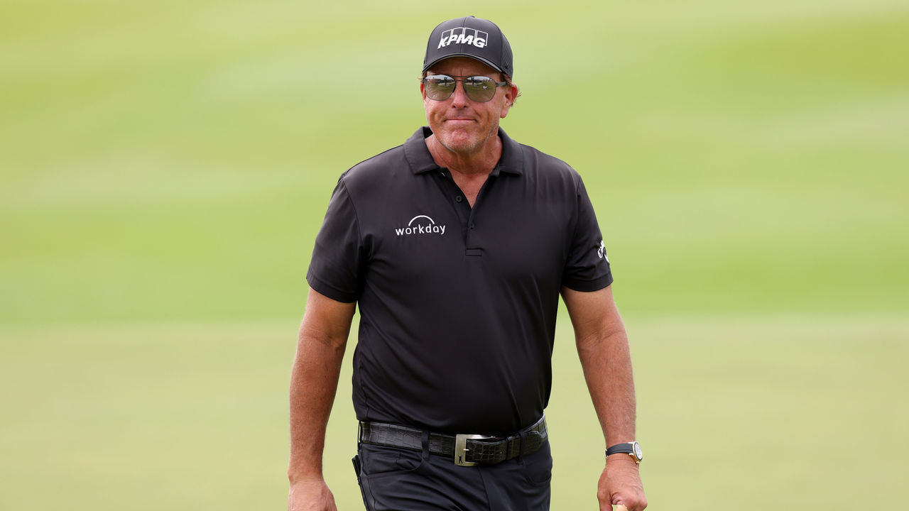 AL MUROOJ, SAUDI ARABIA - FEBRUARY 04: Phil Mickelson of the United States reacts on the 9th hole during day two of the PIF Saudi International at Royal Greens Golf & Country Club on February 4, 2022 in Al Murooj, Saudi Arabia.