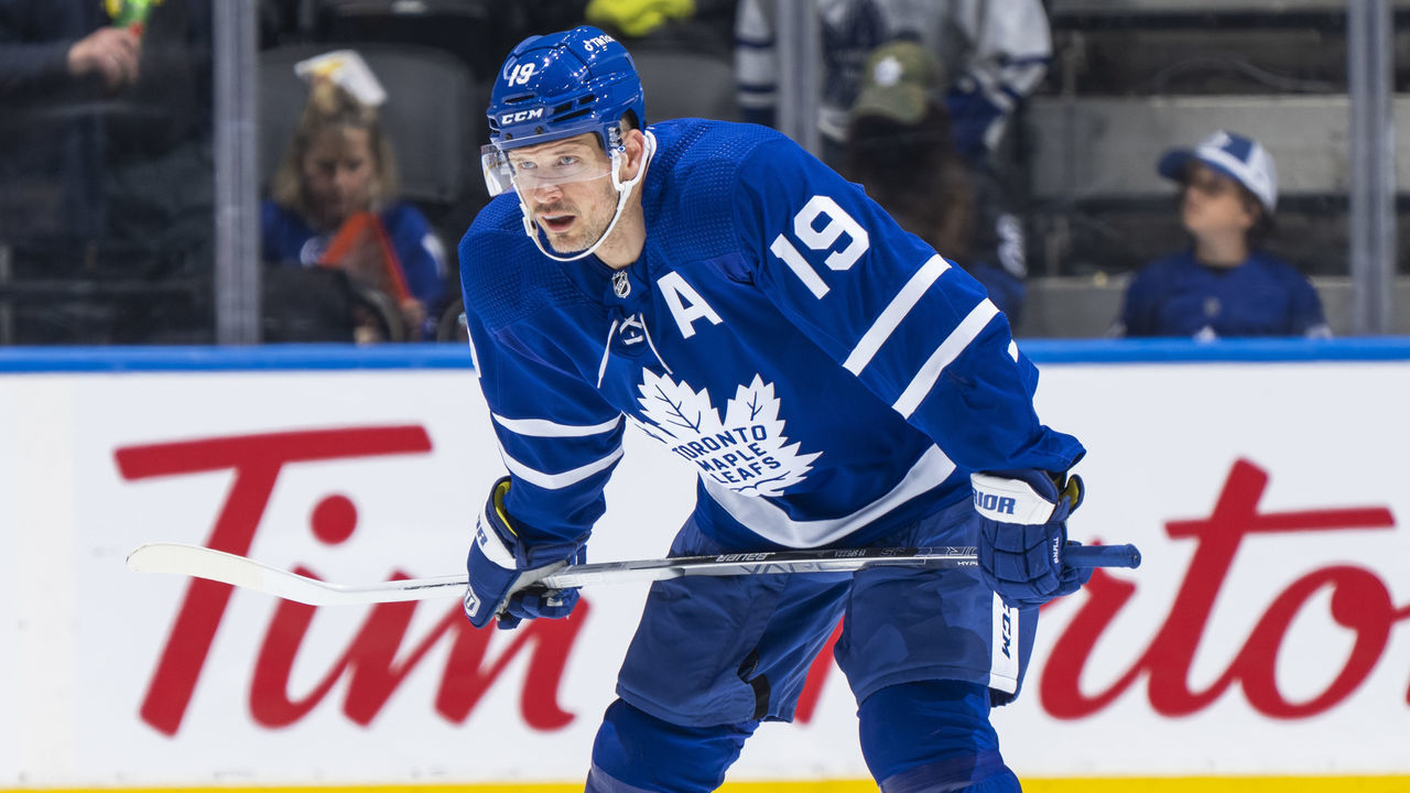 TORONTO, ON - APRIL 29: Jason Spezza #19 of the Toronto Maple Leafs gets ready for a face off against the Boston Bruins during the first period at the Scotiabank Arena on April 29, 2022 in Toronto, Ontario, Canada.