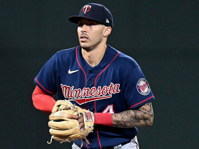 Download Carlos Correa Minnesota Twins 2022 Wallpaper