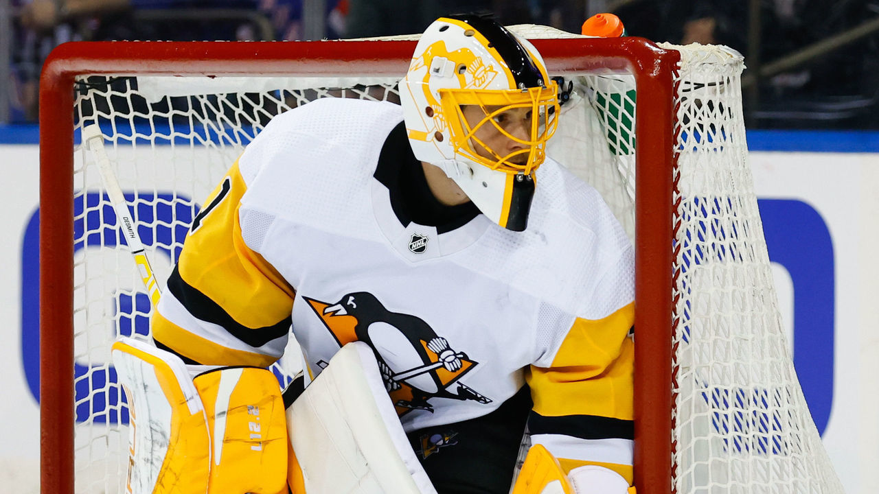 NEW YORK, NY - MAY 03: Pittsburgh Penguins goaltender Casey DeSmith (1) during game 1 of the first round of the Stanley Cup Playoffs between the New York Rangers and the Pittsburgh Penguins on May 3, 2022 at Madison Square Garden in New York, New York.