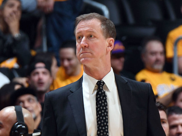 Two Warriors assistant coaches reportedly among candidates for