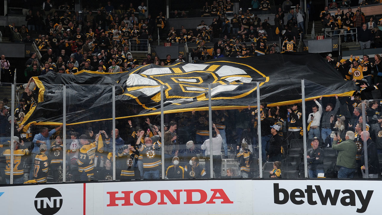 BOSTON, MA - MAY 06: Fans of the Boston Bruins push along a large banner before the game against the Carolina Hurricanes in Game Three of the First Round of the 2022 Stanley Cup Playoffs at the TD Garden on May 6, 2022 in Boston, Massachusetts.