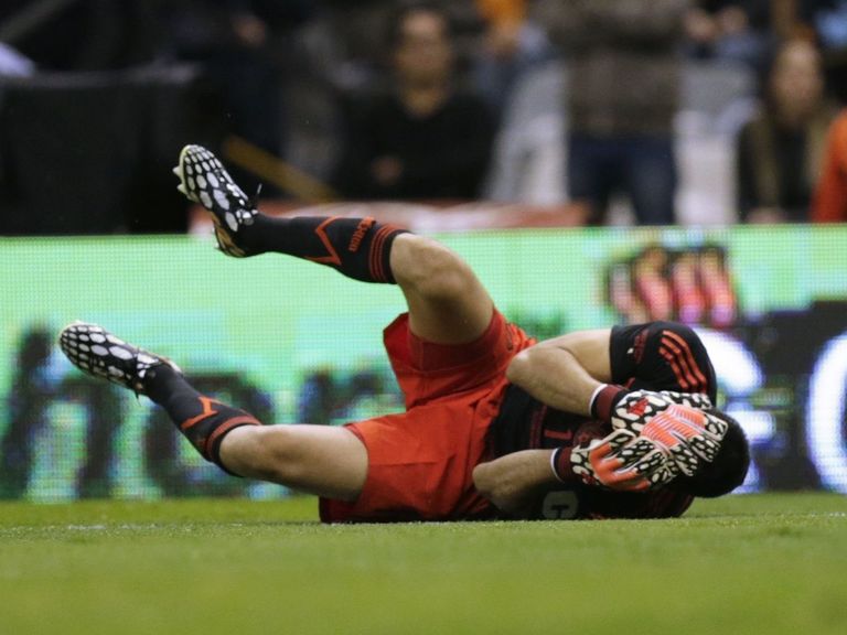 Mexican FA Injury to goalkeeper Jesus Corona is not serious