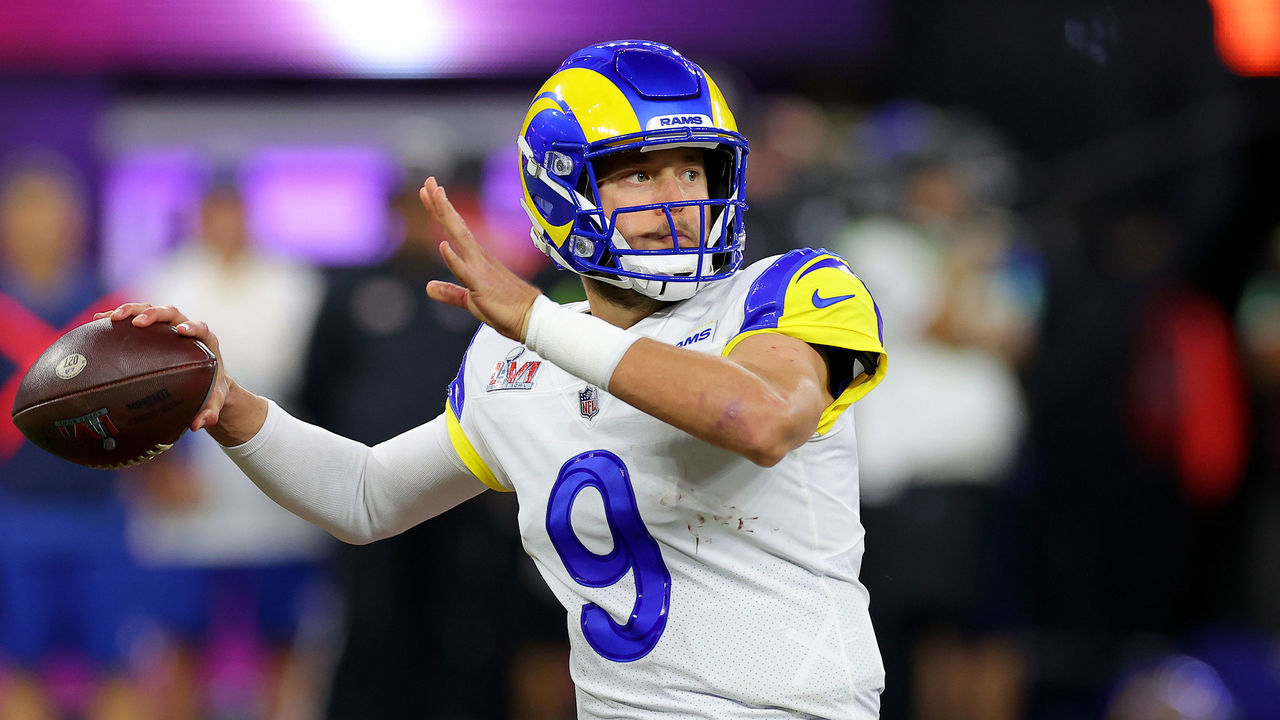 INGLEWOOD, CALIFORNIA - FEBRUARY 13: Matthew Stafford #9 of the Los Angeles Rams looks to throw the ball in the fourth quarter of the game against the Cincinnati Bengals during Super Bowl LVI at SoFi Stadium on February 13, 2022 in Inglewood, California.
