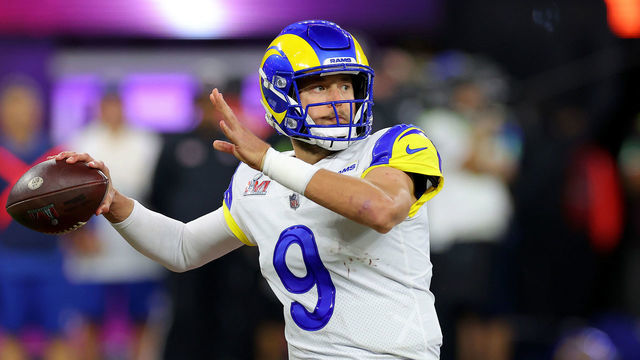 INGLEWOOD, CALIFORNIA - FEBRUARY 13: Matthew Stafford #9 of the Los Angeles Rams looks to throw the ball in the fourth quarter of the game against the Cincinnati Bengals during Super Bowl LVI at SoFi Stadium on February 13, 2022 in Inglewood, California.