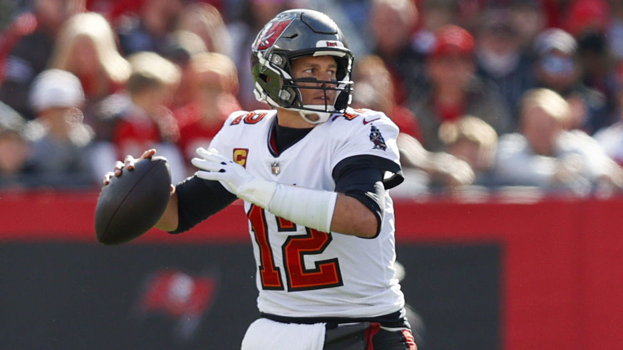 TAMPA, FL - JANUARY 23: Tampa Bay Buccaneers quarterback Tom Brady (12) during the NFC Divisional playoff game between the Los Angeles Rams and the Tampa Bay Buccaneers on January 23, 2022, at Raymond James Stadium in Tampa , FL.