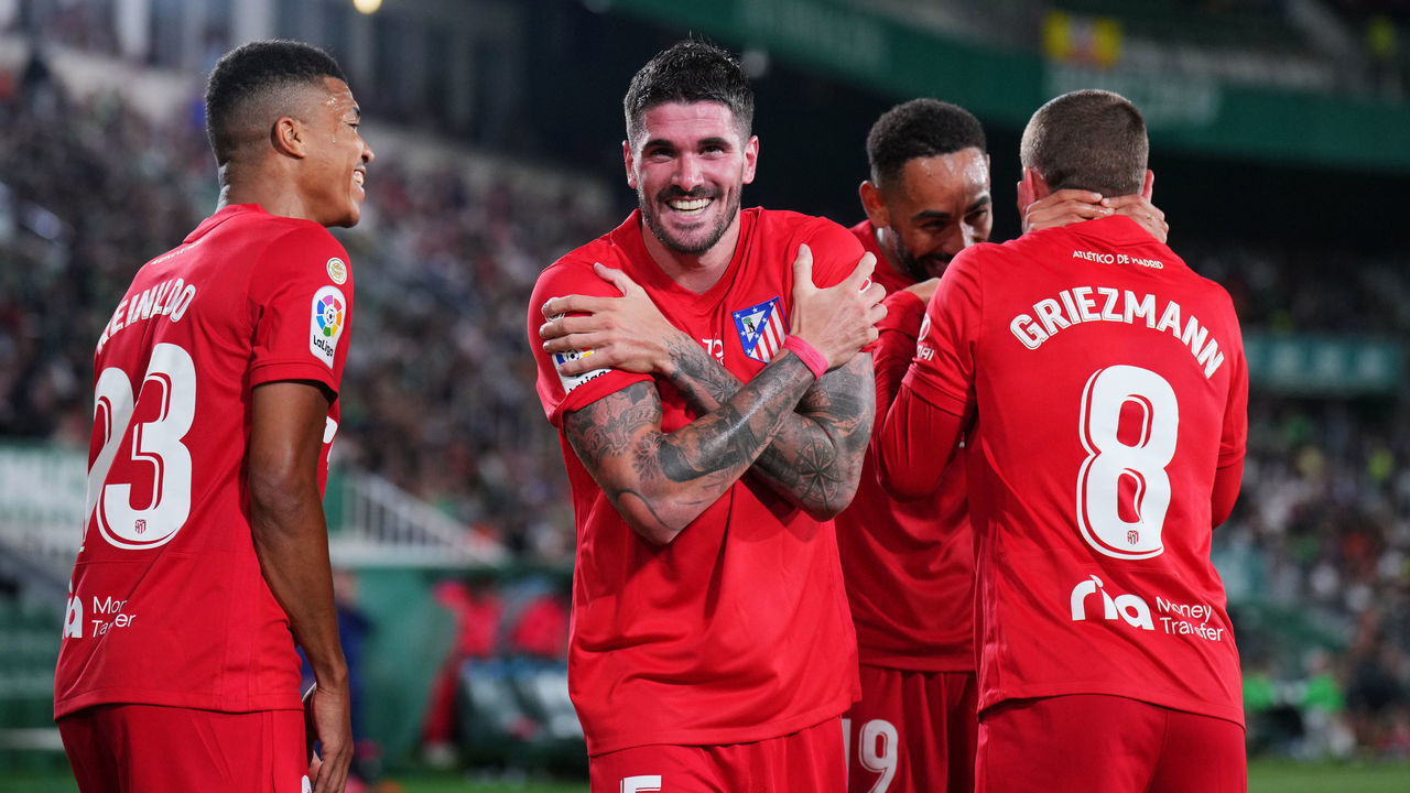 ELCHE, SPAIN - MAY 11: Rodrigo De Paul of Atletico Madrid celebrates after scoring their side's second goal during the La Liga Santander match between Elche CF and Club Atletico de Madrid at Estadio Manuel Martinez Valero on May 11, 2022 in Elche, Spain.