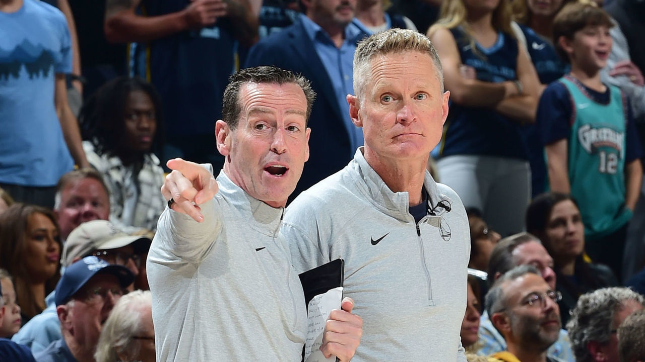 MEMPHIS, TN - MAY 3: Assistant Coach Kenny Atkinson and Head Coach Steve Kerr of the Golden State Warriors look on during the game against the Memphis Grizzlies during Game 2 of the 2022 NBA Playoffs Western Conference Semifinals on May 3, 2022 at FedExForum in Memphis, Tennessee. NOTE TO USER: User expressly acknowledges and agrees that, by downloading and or using this photograph, user is consenting to the terms and conditions of Getty Images License Agreement. Mandatory Copyright Notice: Copyright 2022 NBAE