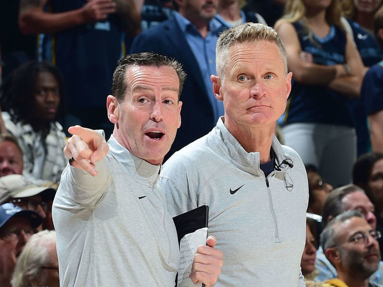 Report Lakers receive permission to interview coach Atkinson