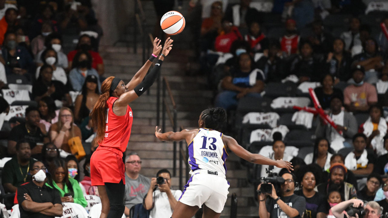 ATLANTA, GA - MAY 11: Rhyne Howard #10 of the Atlanta Dream shoots the ball during the game against the Los Angeles Sparks on May 11, 2022 at State Farm Arena in Atlanta, Georgia. NOTE TO USER: User expressly acknowledges and agrees that, by downloading and/or using this Photograph, user is consenting to the terms and conditions of the Getty Images License Agreement. Mandatory Copyright Notice: Copyright 2022 NBAE